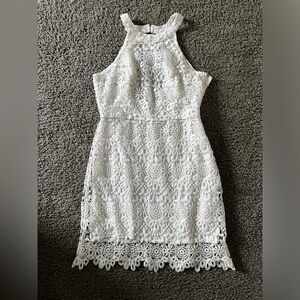 Ladies Hollister White Lace Flowers Scalloped Edge Mini Dress Size 1 Side Zipper